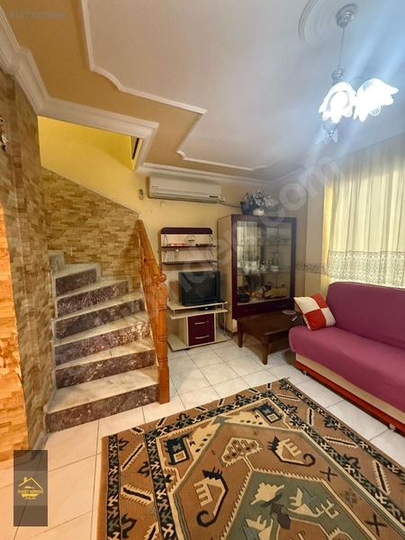 Saadet Korkmaz Emlak'tan Dikili Bankacılar'da Kiralık 2+1 Villa — fotoğraf 3