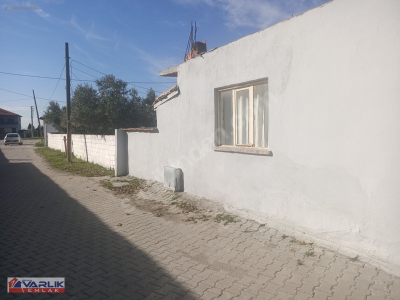 Varlık Emlak Tan Manisa Tepecik Mh.satılık Müstakil Ev Ve Arsası — fotoğraf 2