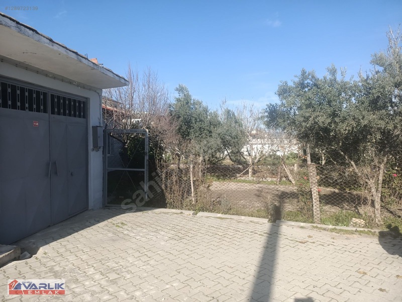 Varlık Emlak Tan Manisa Tepecik Mh.satılık Müstakil Ev Ve Arsası — fotoğraf 3