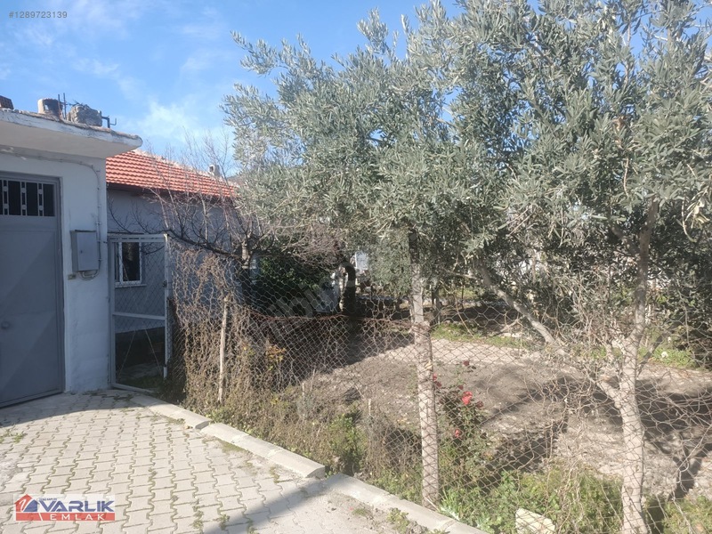 Varlık Emlak Tan Manisa Tepecik Mh.satılık Müstakil Ev Ve Arsası — fotoğraf 5