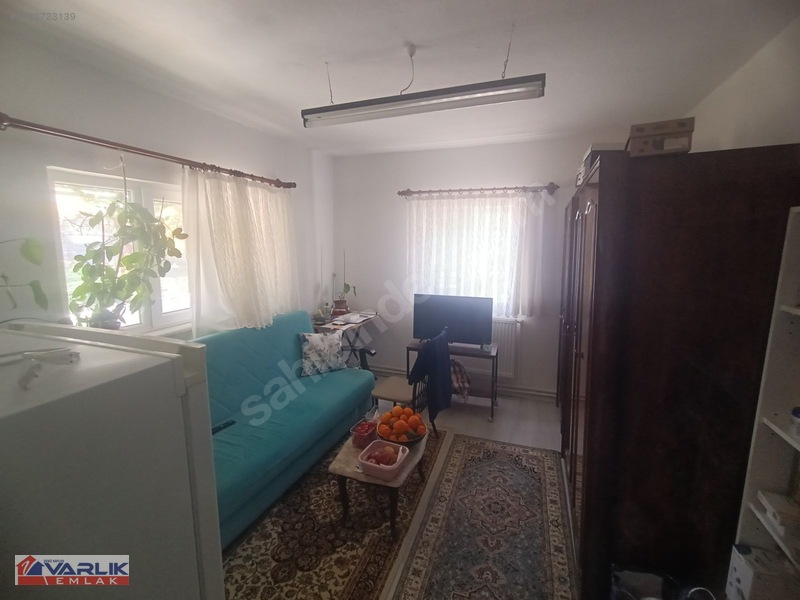 Varlık Emlak Tan Manisa Tepecik Mh.satılık Müstakil Ev Ve Arsası — fotoğraf 9