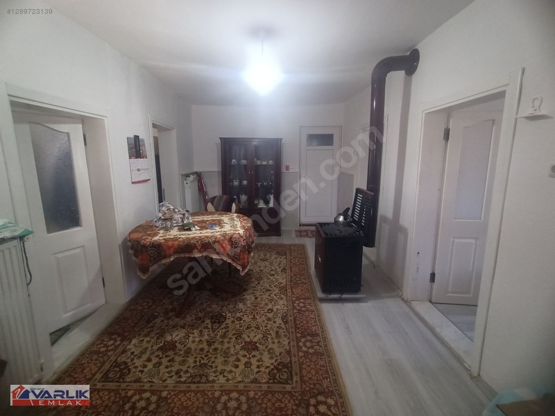 Varlık Emlak Tan Manisa Tepecik Mh.satılık Müstakil Ev Ve Arsası — fotoğraf 10