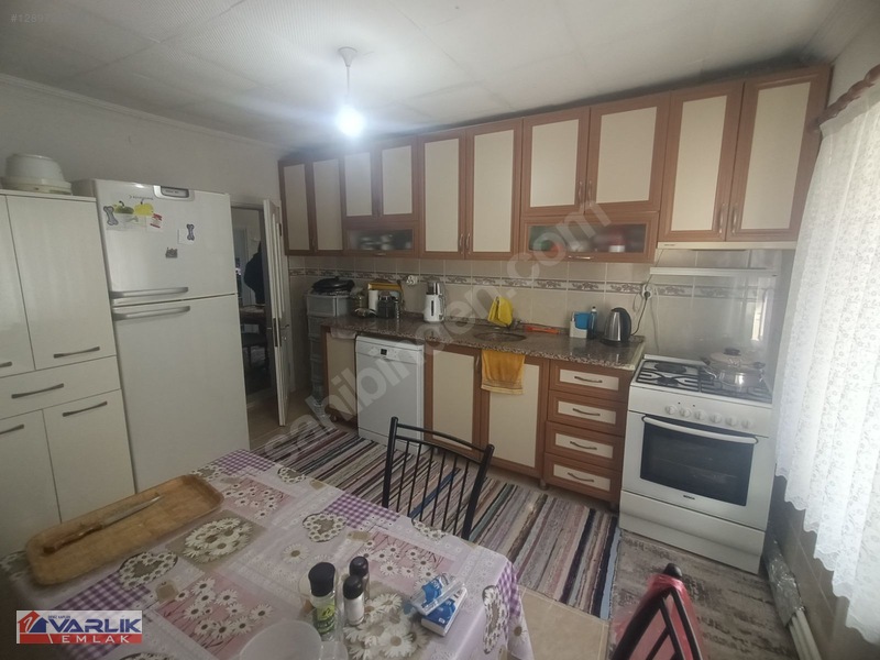 Varlık Emlak Tan Manisa Tepecik Mh.satılık Müstakil Ev Ve Arsası — fotoğraf 17