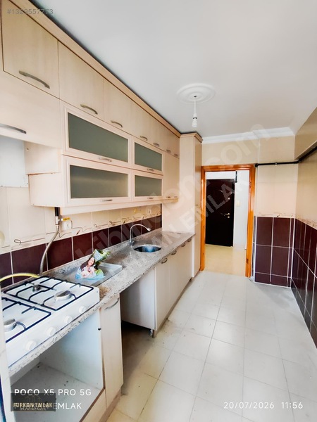 Yenice Ayyıldız Sitesi'nde Panoramik Manzaralı 3+1 Kiralık Daire — fotoğraf 5