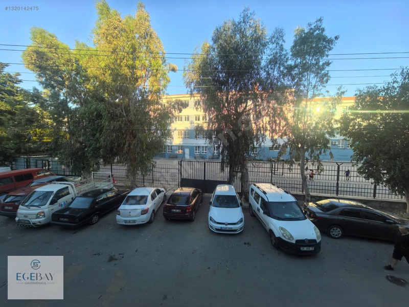 Egebaydan Yunus Emre Mah'snde Harika Konumda 2 Katlı Müstakil Ev — fotoğraf 7