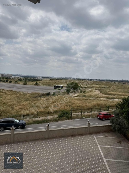 3+1 İskanlı Hasarsız Doğalgazlı Caddeye Yakın — fotoğraf 9