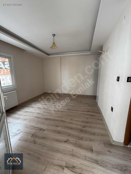 3+1 İskanlı Hasarsız Doğalgazlı Caddeye Yakın — fotoğraf 18