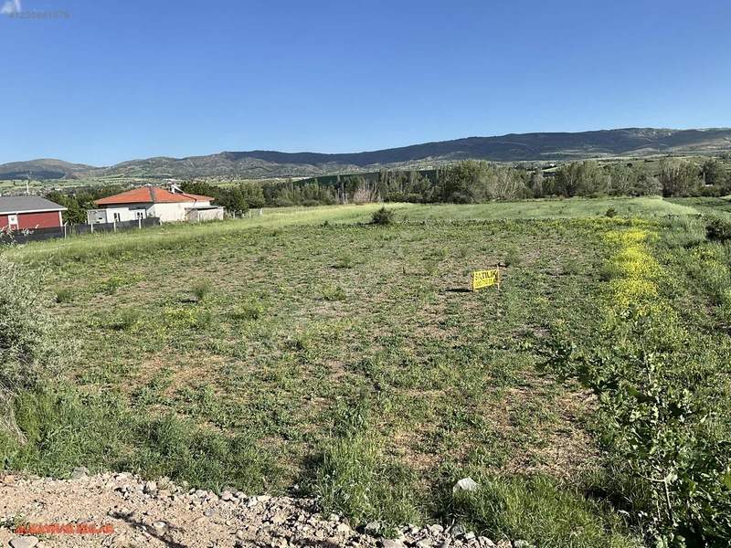 Uçarı Mahallesi'nde Ana Asfalta Cephe — fotoğraf 2