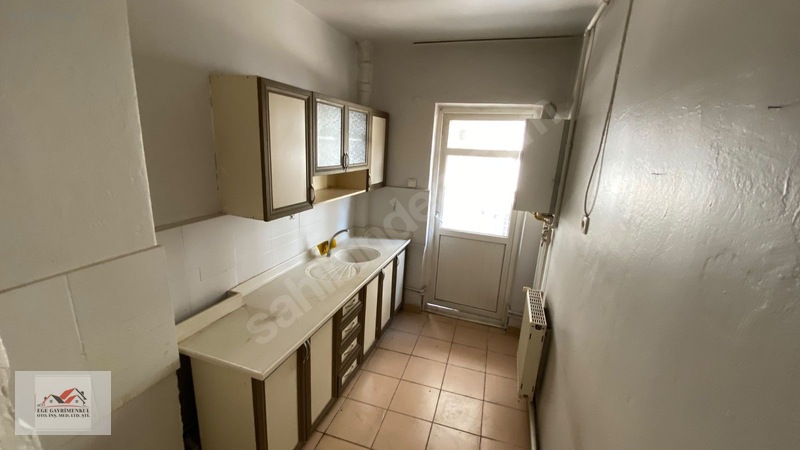 Ege'den Bülbülderesi Cad. Üzerinde 1.kat 4+1 Kombili Daire — fotoğraf 15