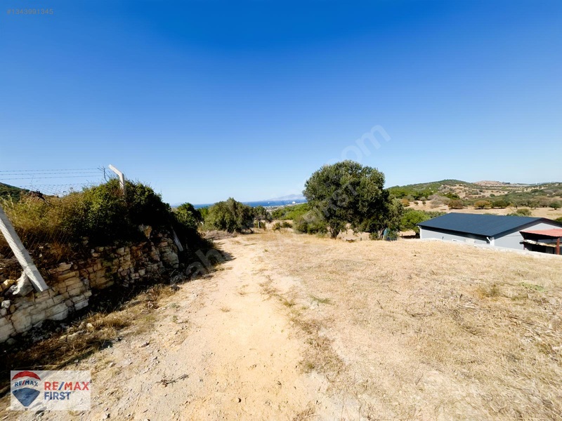 Foça Kozbeyli'de Deniz Manzaralı 443 M² Arsa (2 Hisseli) — fotoğraf 7