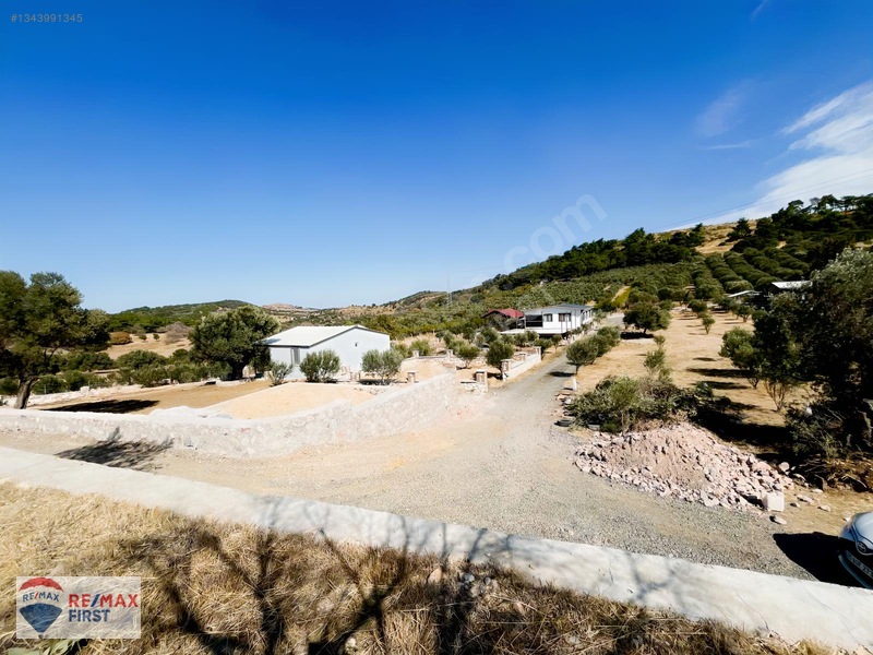 Foça Kozbeyli'de Deniz Manzaralı 443 M² Arsa (2 Hisseli) — fotoğraf 9