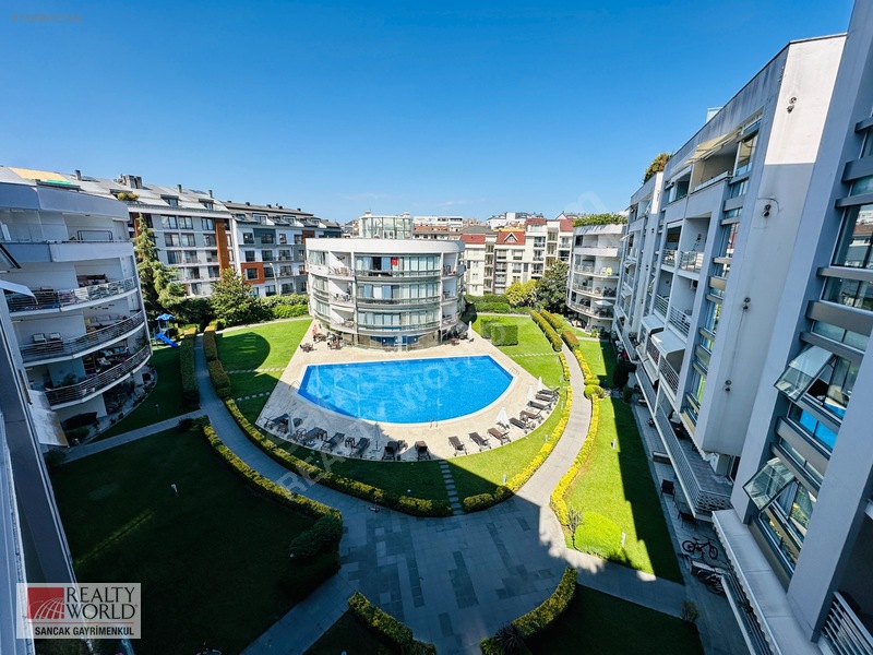 Göktürk'Te Havuz Manzaralı, Site İçinde 213M² 3+1 Kiralık Daire
