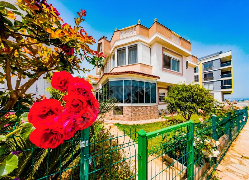 Cenk Onurkent Sitesinde Manzaralı, Geniş Villa — fotoğraf 3