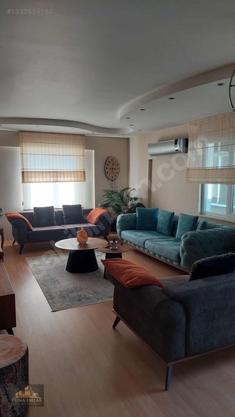 Esenlerde Site İçerisinde Güney Cepheli Özel Yapım 168 M2 Daire