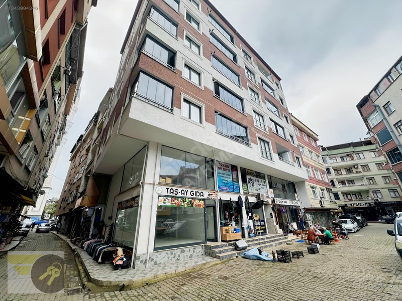 *Of Gayrimenkul*İlçe Merkezi 140M2 Köşe Başı Kiralık Dükkan