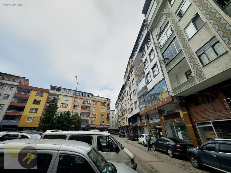 *of Gayrimenkul*ilçe Merkezi 140m2 Köşe Başı Kiralık Dükkan — fotoğraf 2