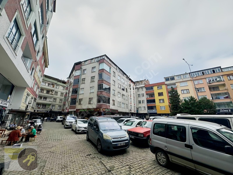 *of Gayrimenkul*ilçe Merkezi 140m2 Köşe Başı Kiralık Dükkan — fotoğraf 3