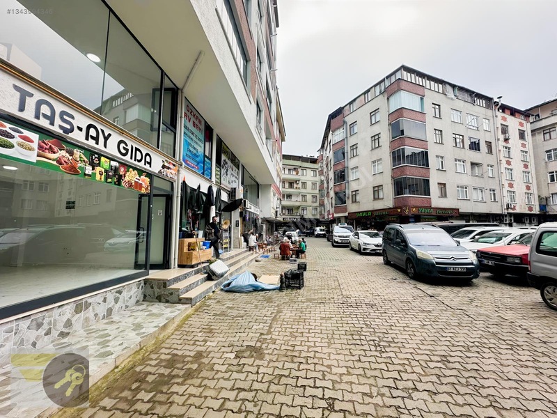 *of Gayrimenkul*ilçe Merkezi 140m2 Köşe Başı Kiralık Dükkan — fotoğraf 4