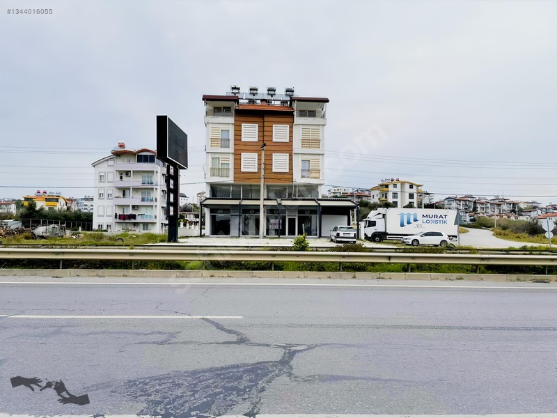 D400 Karayoluna Sıfır 3 Katlı Totem Direkli Kiralık Dükkan — fotoğraf 2