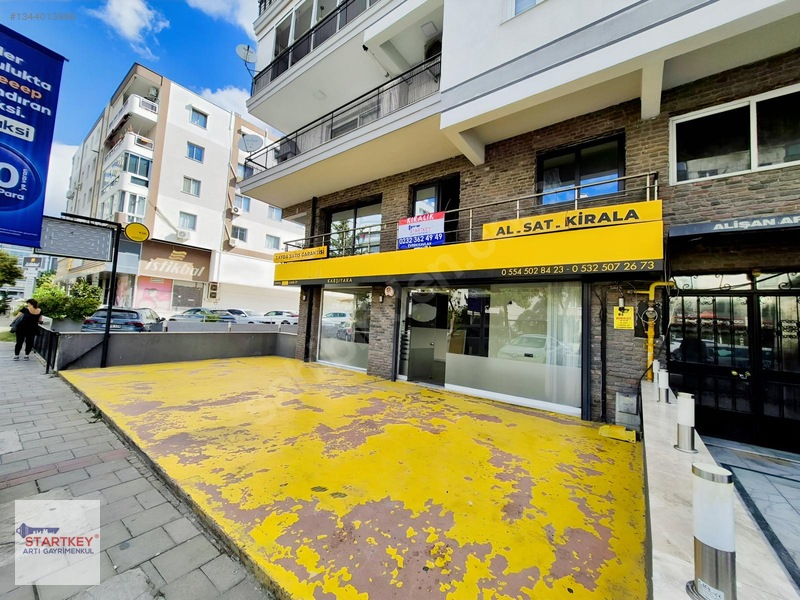 Karşıyaka Rüştü Şardağ Caddesinde Ana Cad. Üzeri Kiralık Dükkân — fotoğraf 2
