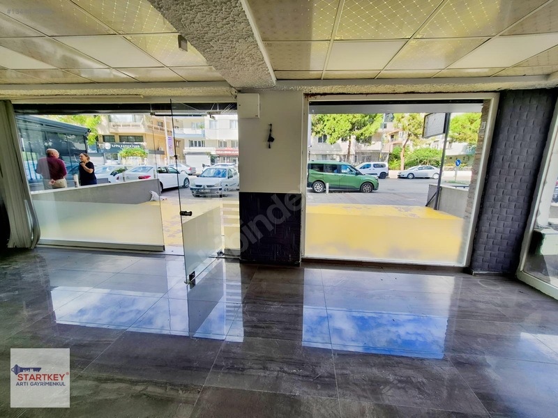 Karşıyaka Rüştü Şardağ Caddesinde Ana Cad. Üzeri Kiralık Dükkân — fotoğraf 4