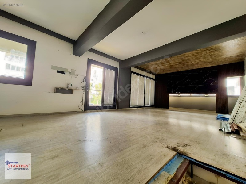 Karşıyaka Rüştü Şardağ Caddesinde Ana Cad. Üzeri Kiralık Dükkân — fotoğraf 12