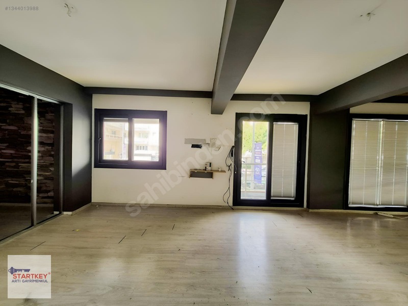 Karşıyaka Rüştü Şardağ Caddesinde Ana Cad. Üzeri Kiralık Dükkân — fotoğraf 13