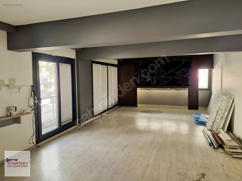 Karşıyaka Rüştü Şardağ Caddesinde Ana Cad. Üzeri Kiralık Dükkân — fotoğraf 14