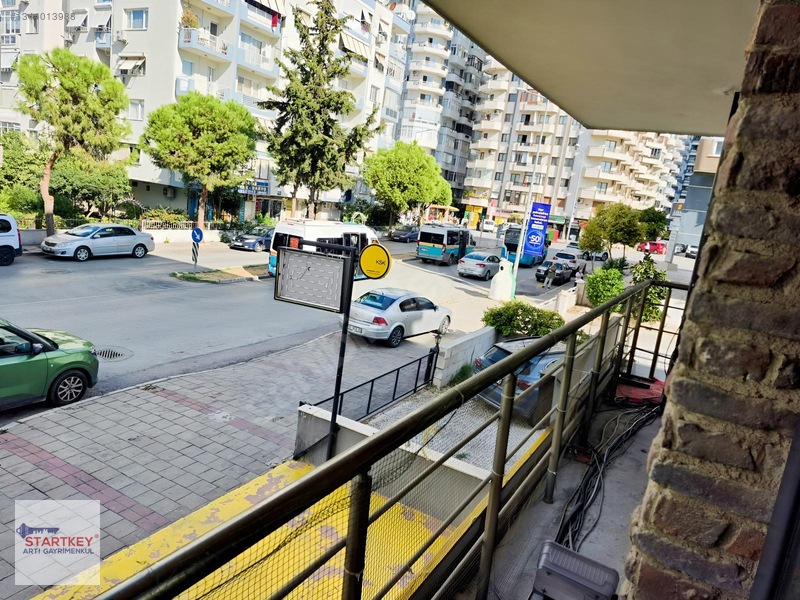 Karşıyaka Rüştü Şardağ Caddesinde Ana Cad. Üzeri Kiralık Dükkân — fotoğraf 16