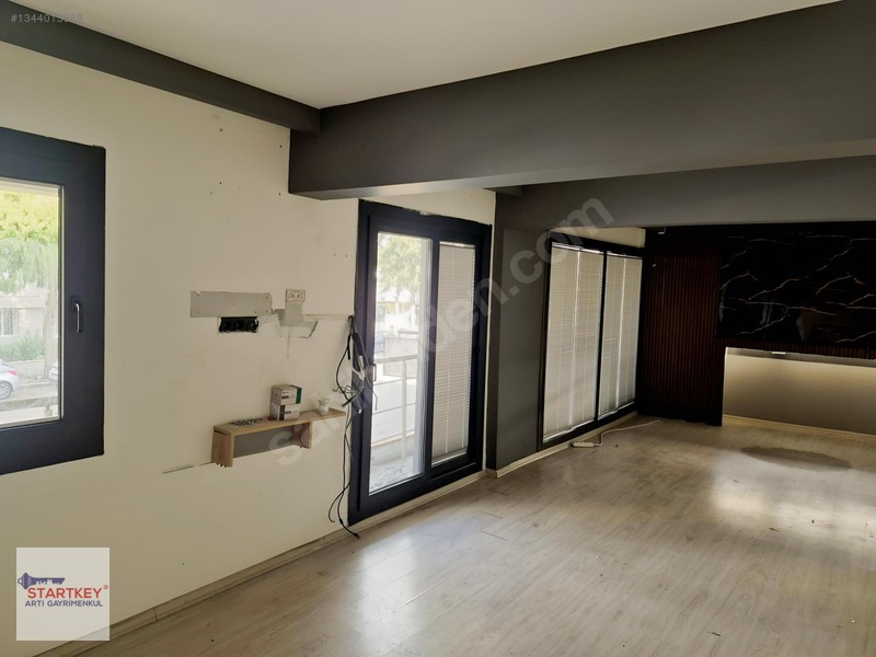 Karşıyaka Rüştü Şardağ Caddesinde Ana Cad. Üzeri Kiralık Dükkân — fotoğraf 18