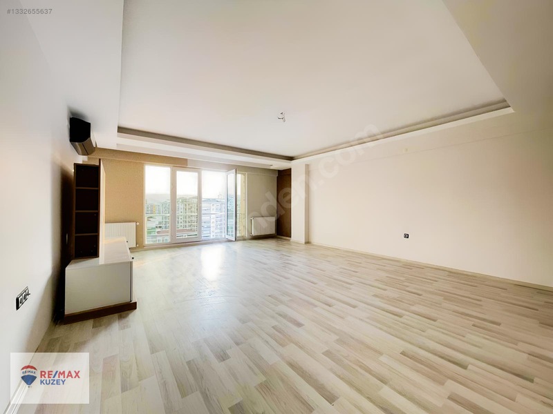 Remax Nevin' Den Derebahçe' De Site İçi Satılık 4+1 Daire — fotoğraf 5