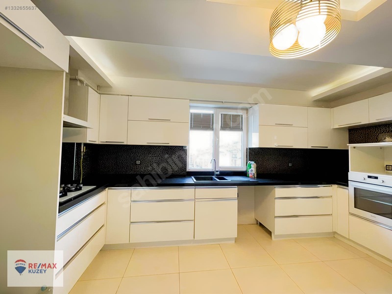 Remax Nevin' Den Derebahçe' De Site İçi Satılık 4+1 Daire — fotoğraf 11