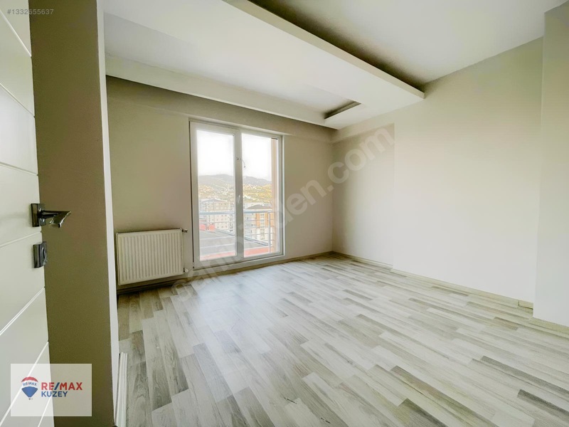 Remax Nevin' Den Derebahçe' De Site İçi Satılık 4+1 Daire — fotoğraf 14
