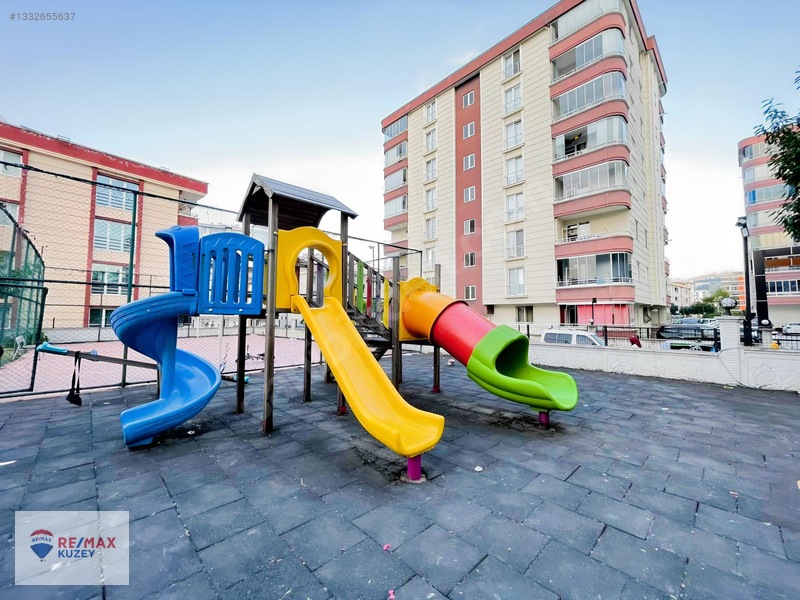 Remax Nevin' Den Derebahçe' De Site İçi Satılık 4+1 Daire — fotoğraf 33