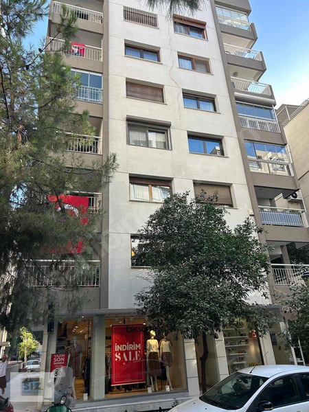 Gül Sokak'ta Merkezi Konumda Zeminkat Daire 2 + 1 — fotoğraf 8