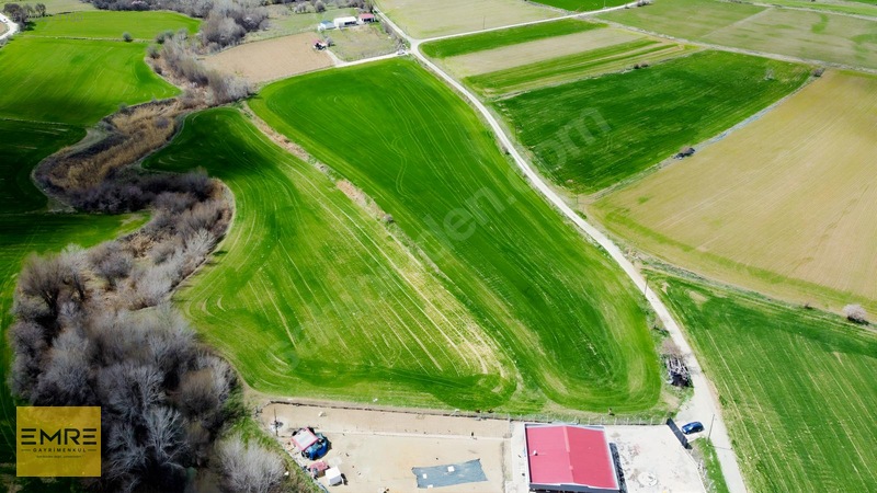 Emre Gm/den Merkez Beşik'te 15 Km Şehir Ve Cip Barajı Manzaralı — fotoğraf 12
