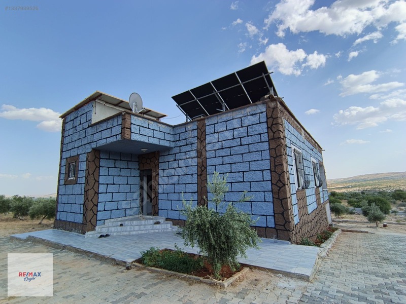 Remax Özgür'den Yukarıarıl Da Havuzlu Bağ Evi & Bahçe — fotoğraf 4