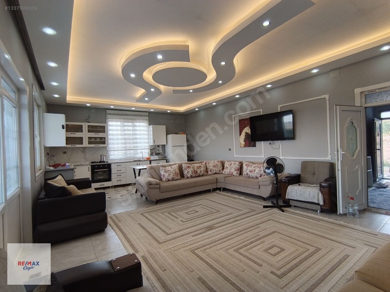 Remax Özgür'den Yukarıarıl Da Havuzlu Bağ Evi & Bahçe — fotoğraf 10