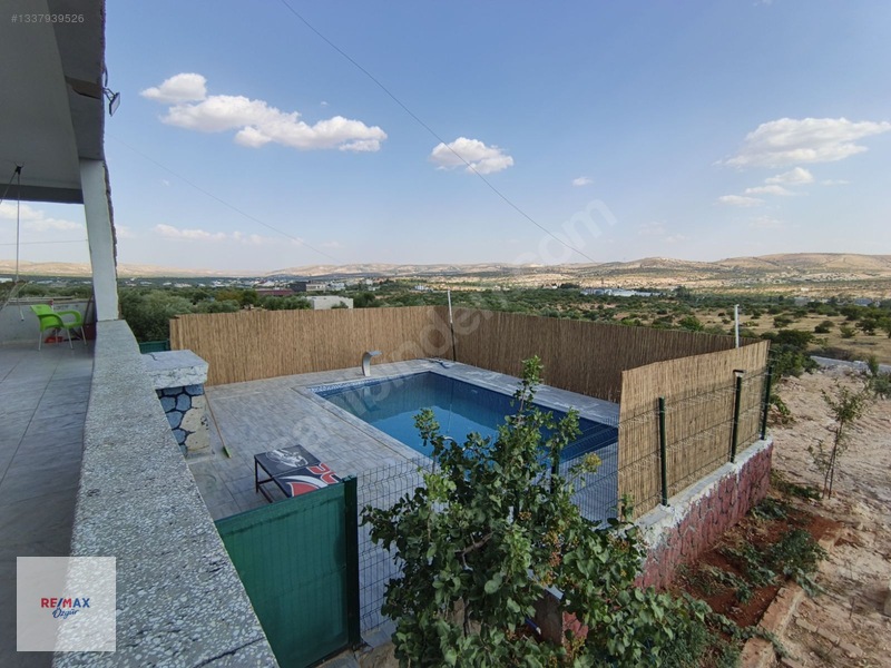 Remax Özgür'den Yukarıarıl Da Havuzlu Bağ Evi & Bahçe — fotoğraf 14