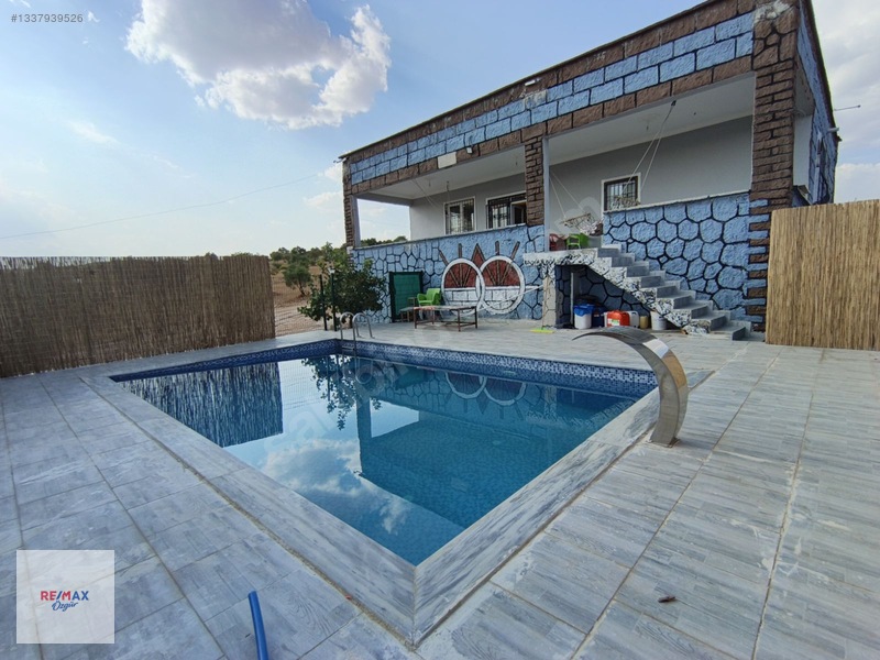 Remax Özgür'den Yukarıarıl Da Havuzlu Bağ Evi & Bahçe — fotoğraf 17