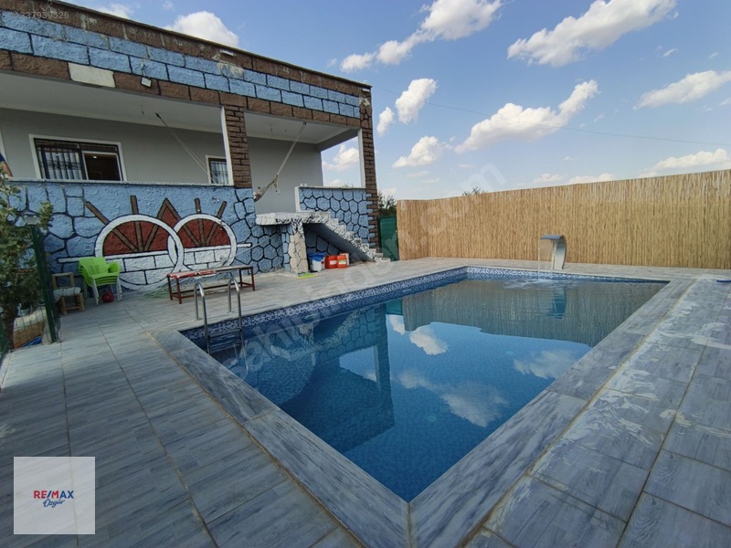 Remax Özgür'den Yukarıarıl Da Havuzlu Bağ Evi & Bahçe — fotoğraf 18