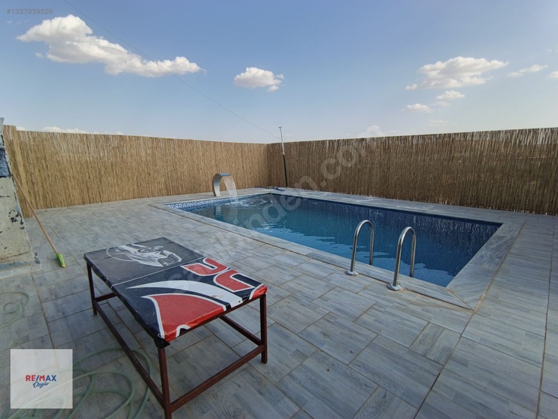 Remax Özgür'den Yukarıarıl Da Havuzlu Bağ Evi & Bahçe — fotoğraf 19