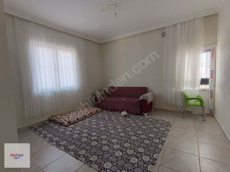 Remax Özgür'den Yukarıarıl Da Havuzlu Bağ Evi & Bahçe — fotoğraf 21