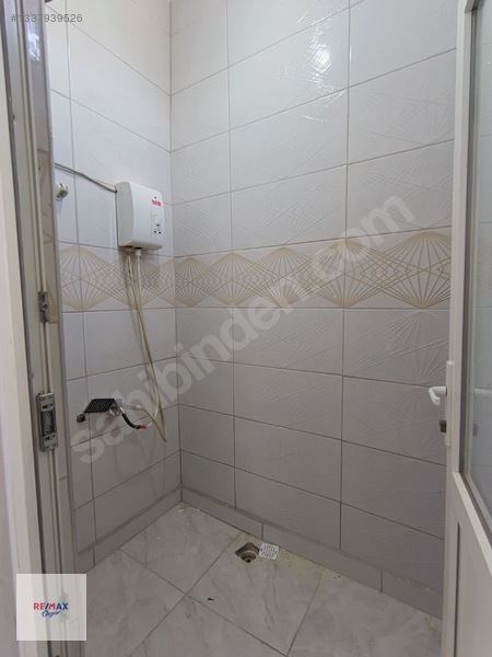 Remax Özgür'den Yukarıarıl Da Havuzlu Bağ Evi & Bahçe — fotoğraf 23
