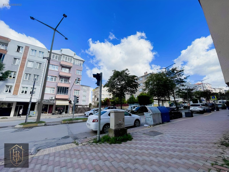 Erol Emlak'dan Elekci Yokuşu Cadde Üstü Satılık 3+1 Daire — fotoğraf 5