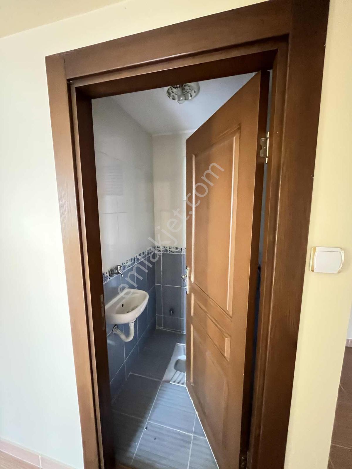 Kök Tapu Güney Ön Cephe Acil Acil İlk Gelen Alır Fırsat Daire !! — fotoğraf 35