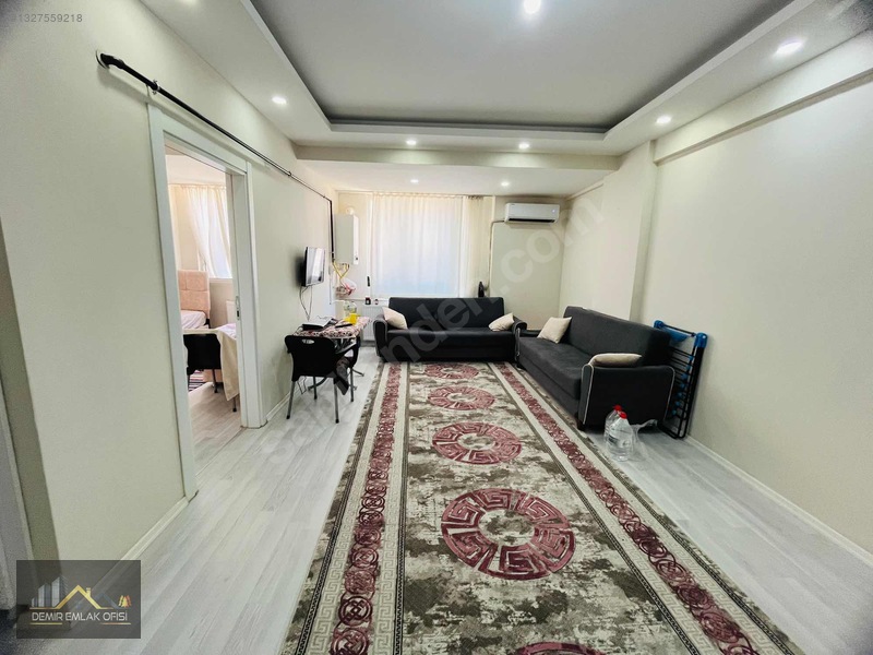 Demir Emlak'Tan Kiralık Karşıyaka'Da 1+1 Eşyalı Daire