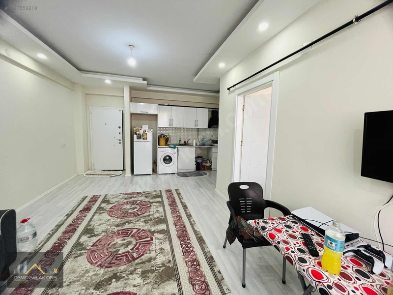 Demir Emlak'tan Kiralık Karşıyaka'da 1+1 Eşyalı Daire — fotoğraf 2