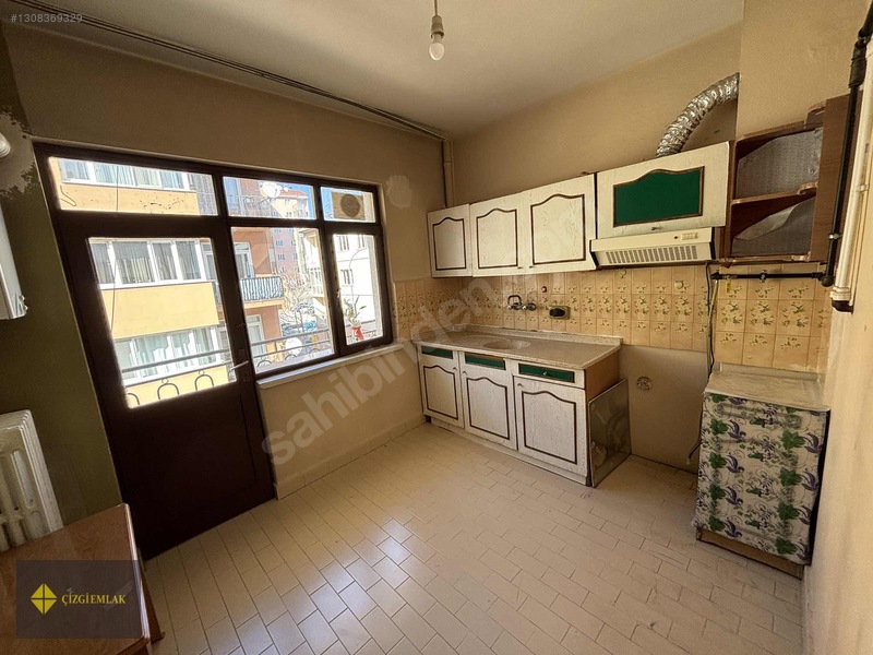Çizgi Emlak'tan Kızılcıklı/istasyon Yakını Köşe Satılık 2+1(boş) — fotoğraf 5