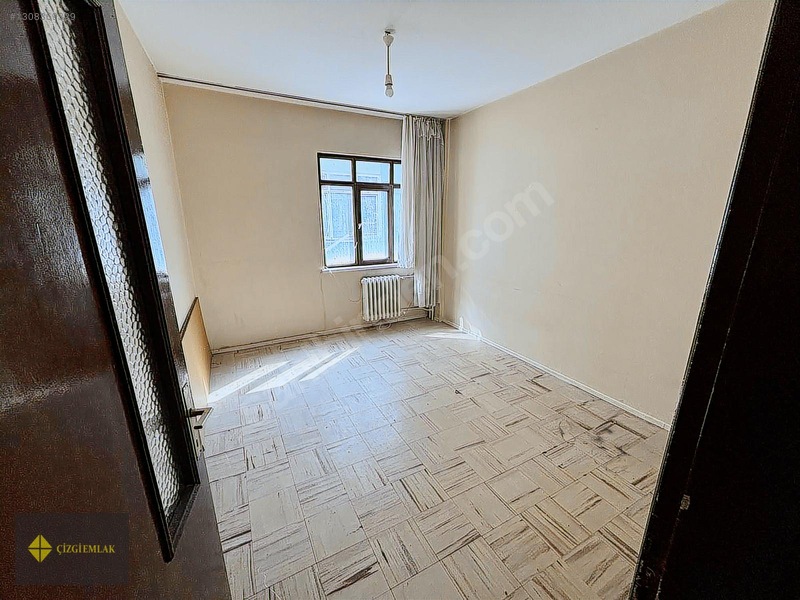 Çizgi Emlak'tan Kızılcıklı/istasyon Yakını Köşe Satılık 2+1(boş) — fotoğraf 8
